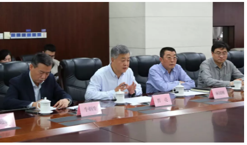 青島市北區(qū)區(qū)委書(shū)記鄭德雁一行到山東影視傳媒集團(tuán)調(diào)研